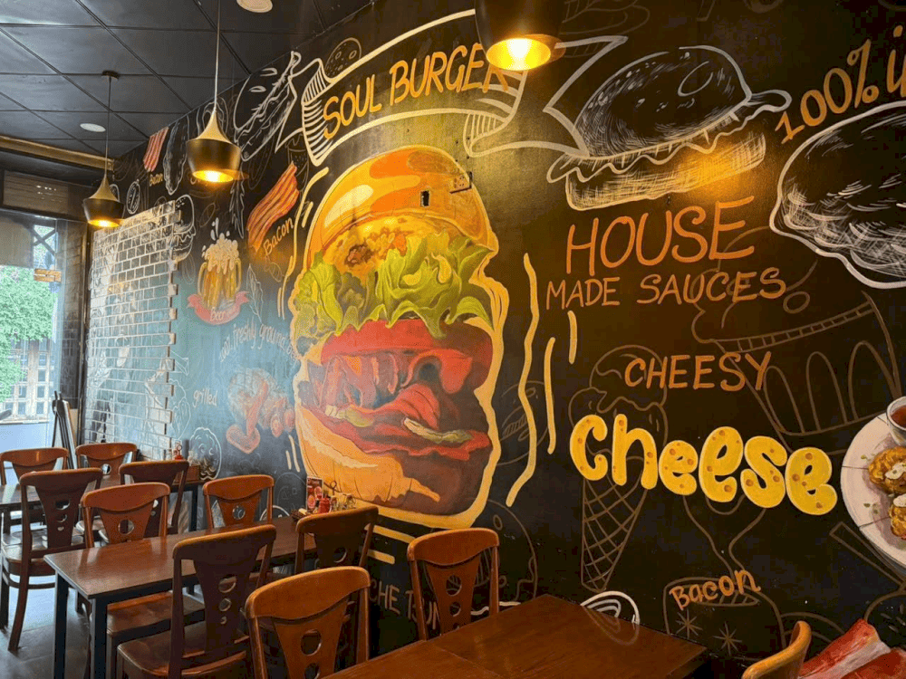 The classic American-style interior brings a nostalgic and cozy atmosphere (Source: Soul Burger)
